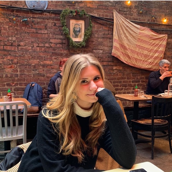 Meet your Posher, Jessica - Picture 1 of 1